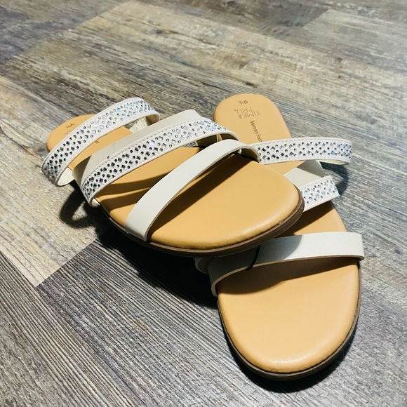 Time and Tru sandals - Picture 2 of 7